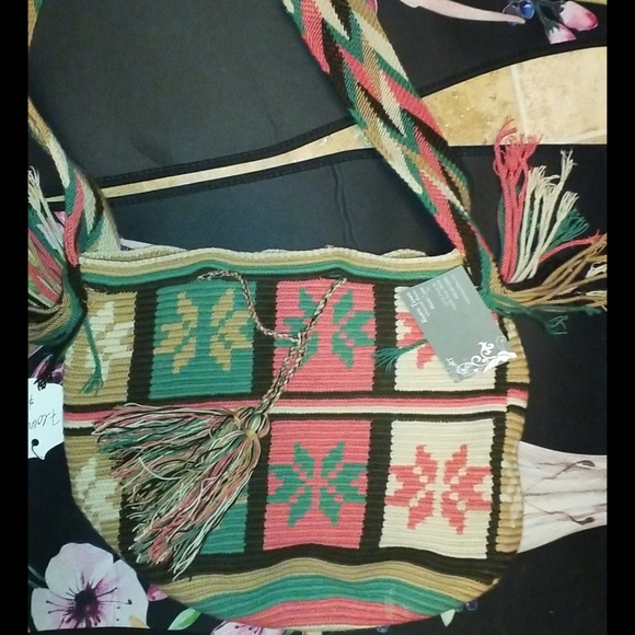 Cochella Handmade Hobo/Bucket Bag - Picture 3 of 4